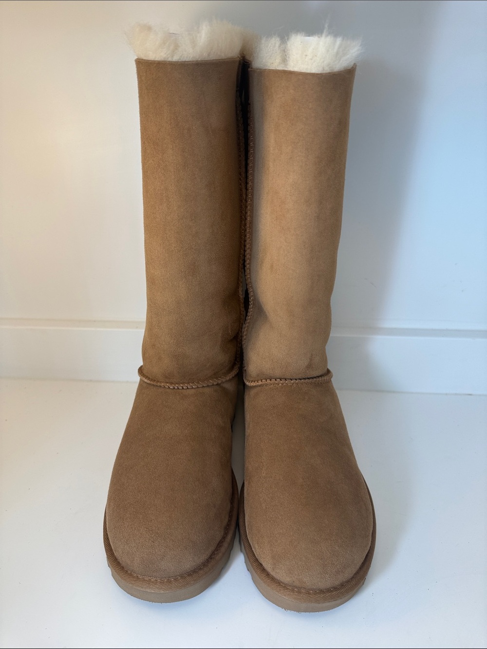 BNIB UGG Kristabelle Chestnut Suede Shearling-Lined Boots - Size 9